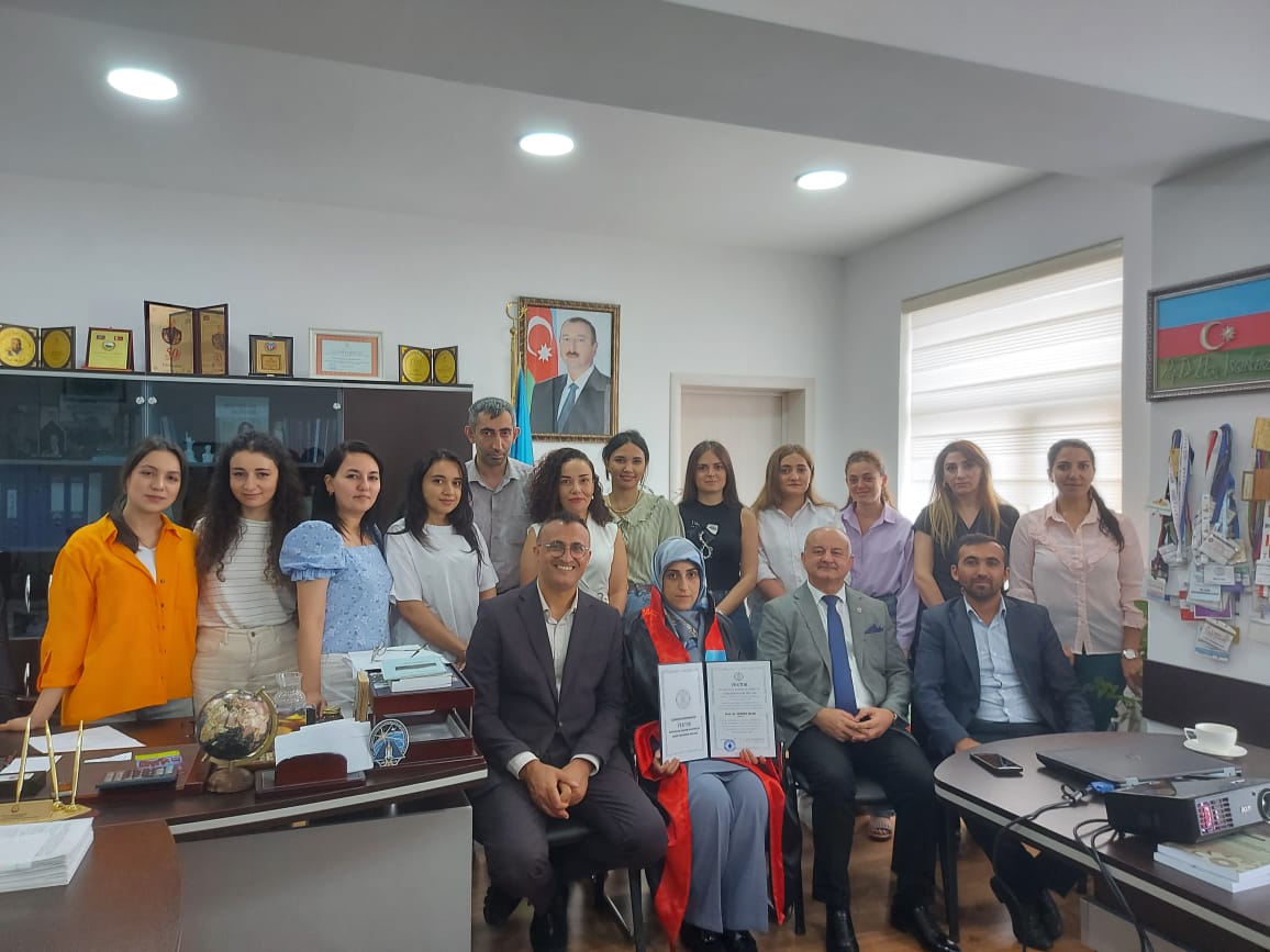Gruppenfoto von der Honorarprofessur-Zeremonie von Prof. Dr. Zeynep Ocak